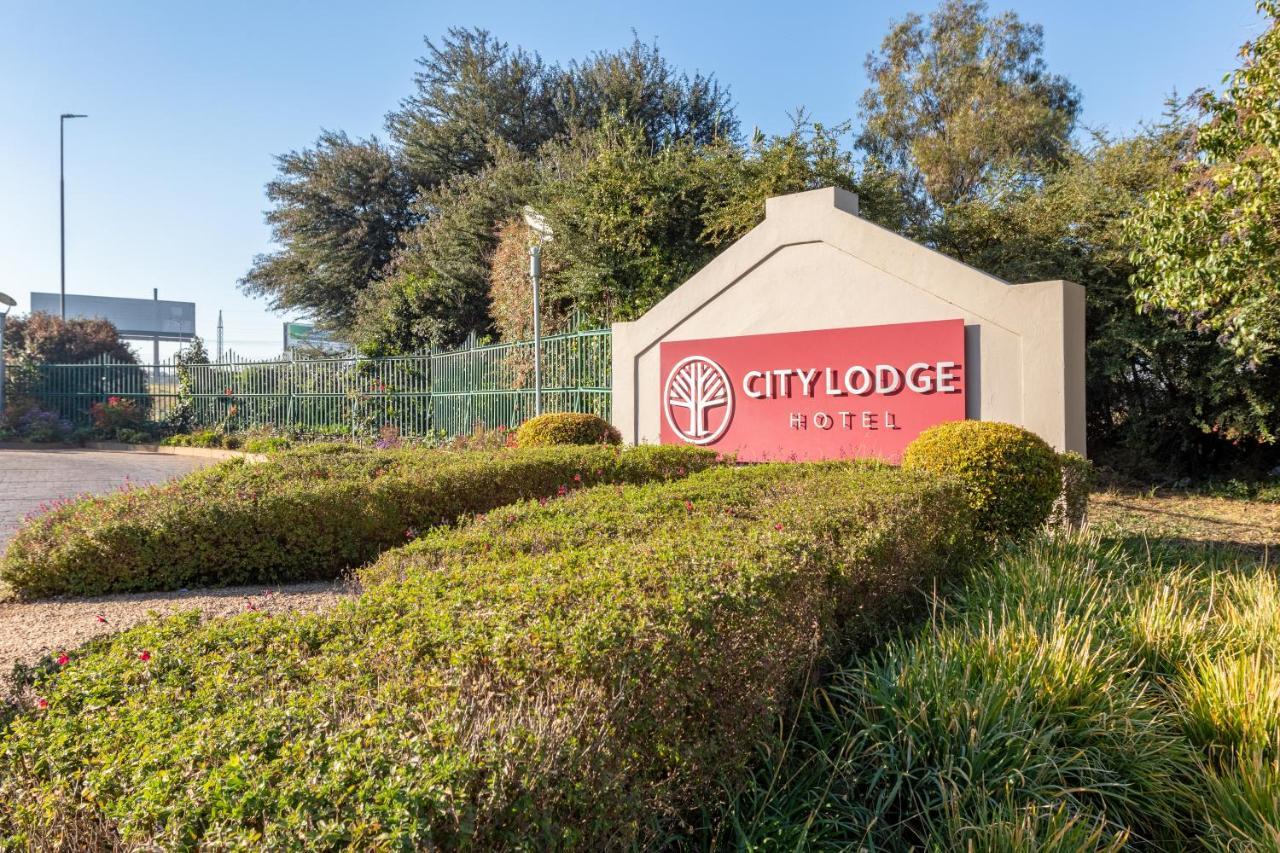 City Lodge Hotel Johannesburg Airport, Barbara Road Kempton Park Exterior photo